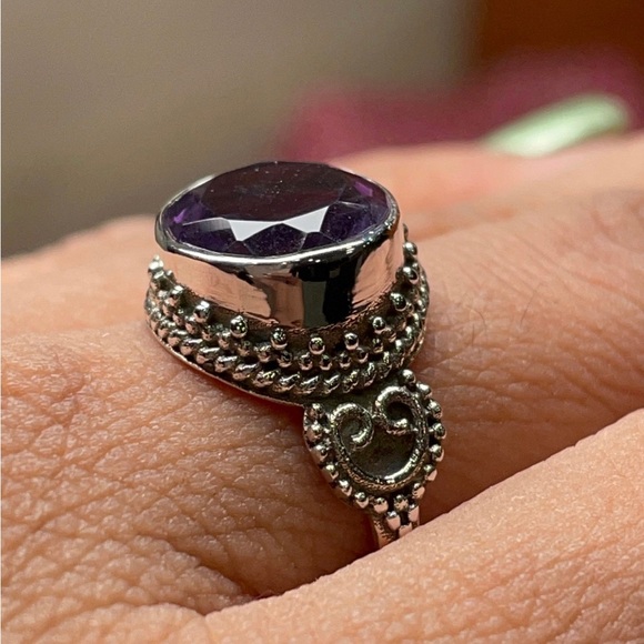 Sterling Silver Natural Amethyst Ring - Picture 4 of 16